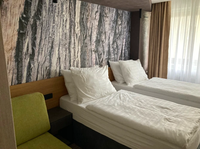 Hotel SITNO 5900 m2 - tapetovanie